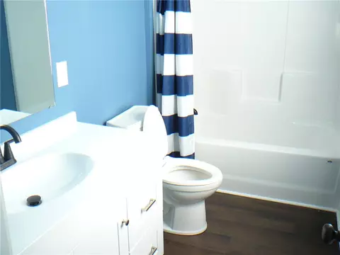 Bath - 215 Maple Dr, Anderson, SC 29621 photo 2 of 2