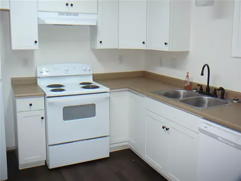 Kitchen - 215 Maple Dr, Anderson, SC 29621 photo 1 of 2