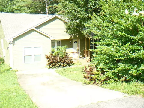 Exterior - 215 Maple Dr, Anderson, SC 29621 photo 2 of 9