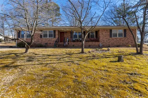 129 Rockmont Rd, Easley, SC 29640