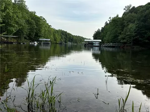 547 Pine Ridge Dr, Westminster, SC 29693