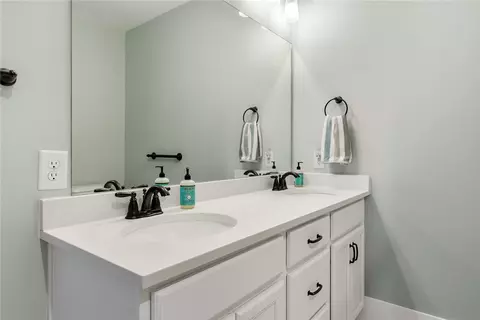 Bath - 120 Tuttle St, Clemson, SC 29631 photo 4 of 5