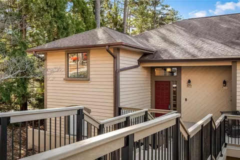 201 W Blue Heron Dr, Salem, SC 29676