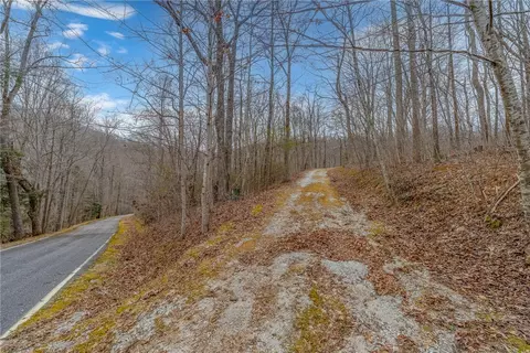 8 Granite Falls Dr, Landrum, SC 29356