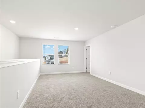 Living - 612 Spruce Pine Dr, Pendleton, SC 29670 photo 3 of 3