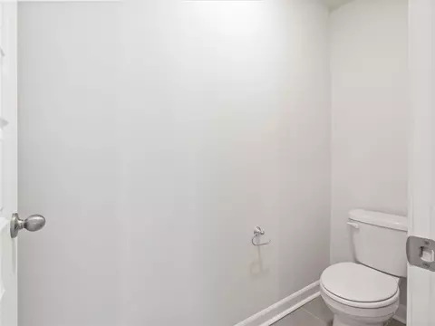 Bath - 612 Spruce Pine Dr, Pendleton, SC 29670 photo 5 of 7