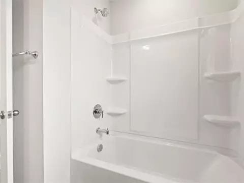 Bath - 612 Spruce Pine Dr, Pendleton, SC 29670 photo 7 of 7