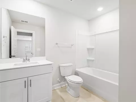 Bath - 611 Spruce Pine Dr, Pendleton, SC 29670 photo 4 of 5