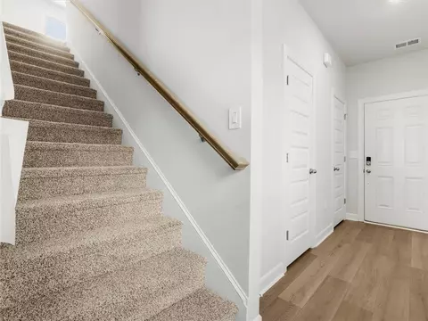 Entry Way - 611 Spruce Pine Dr, Pendleton, SC 29670 photo 4 of 7