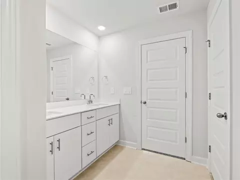 Entry Way - 611 Spruce Pine Dr, Pendleton, SC 29670 photo 7 of 7