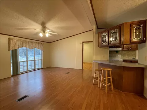 109 Woodstream Ln, Easley, SC 29640 photo 5