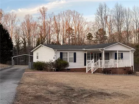 109 Woodstream Ln, Easley, SC 29640 photo 2