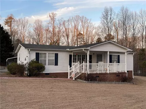 109 Woodstream Ln, Easley, SC 29640