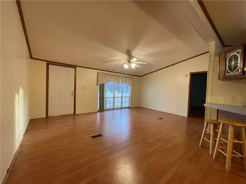 109 Woodstream Ln, Easley, SC 29640 photo 4