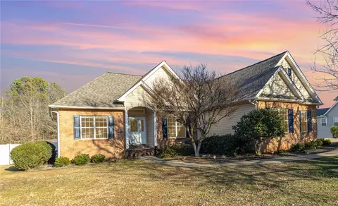 616 Providence Point Dr, Seneca, SC 29678