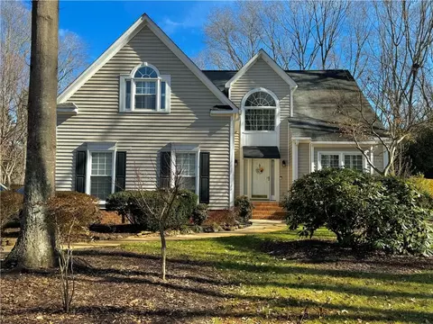101 Farmwood Dr, Fountain Inn, SC 29644