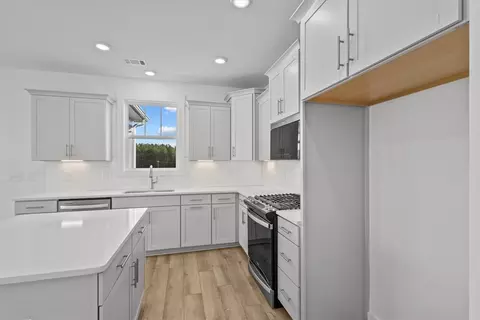 233 Founders Blvd, Central, SC 29630 photo 13