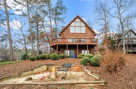 221 Serenity Bay Dr, Seneca, SC 29672
