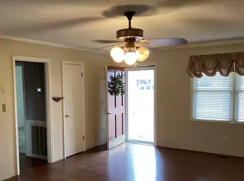 8 Ashley Dr, Williamston, SC 29697 photo 5