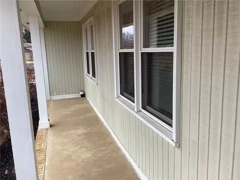 8 Ashley Dr, Williamston, SC 29697 photo 3