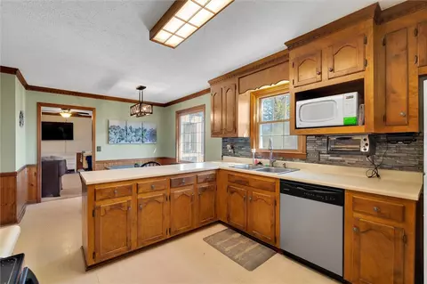 Kitchen - 105 Bent Tree St, Easley, SC 29642 photo 3 of 4