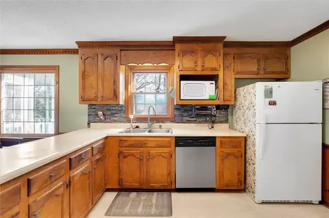 Kitchen - 105 Bent Tree St, Easley, SC 29642 photo 2 of 4