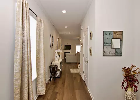 Entry Way - 144 Highland Park Ct, Easley, SC 29642 photo 3 of 8