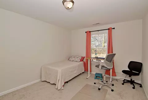 Bedroom - 144 Highland Park Ct, Easley, SC 29642 photo 7 of 8