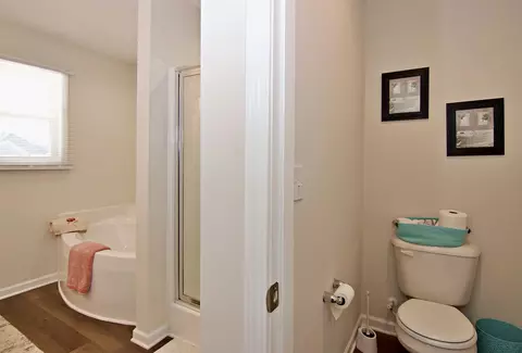 Bath - 144 Highland Park Ct, Easley, SC 29642 photo 3 of 4