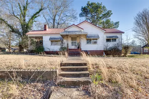 302 College St, Central, SC 29630