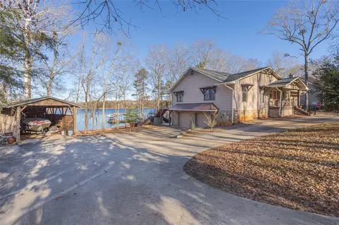 310 Paradise Cir, Townville, SC 29689