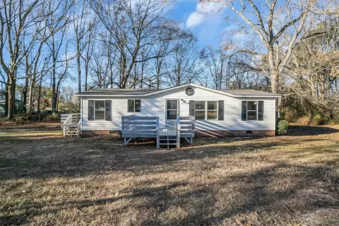 1009 Mcenroe Cir, Piedmont, SC 29673
