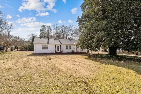 418 Cherry St, Pendleton, SC 29670 photo 2