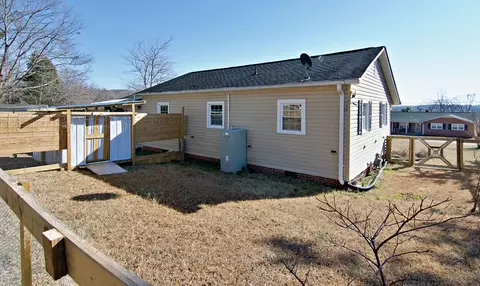 109 E Smith Dr, Pickens, SC 29671 photo 22