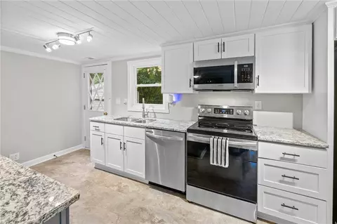 Kitchen - 910 White Cut Rd, Walhalla, SC 29691 photo 4 of 4