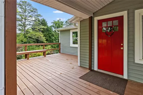 Exterior - 910 White Cut Rd, Walhalla, SC 29691 photo 2 of 7