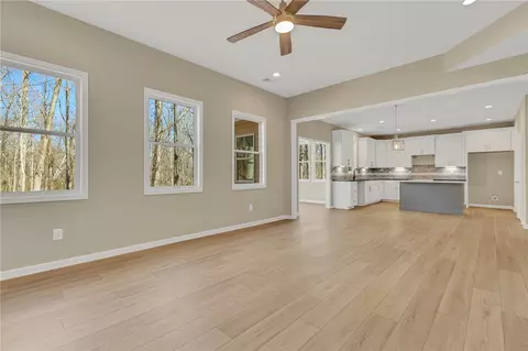 Living - 115 Hibiscus Dr, Easley, SC 29642 photo 5 of 8