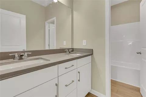 Bath - 115 Hibiscus Dr, Easley, SC 29642 photo 2 of 4
