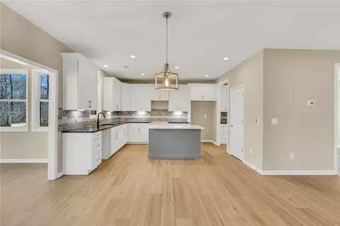 Kitchen - 115 Hibiscus Dr, Easley, SC 29642 photo 2 of 2