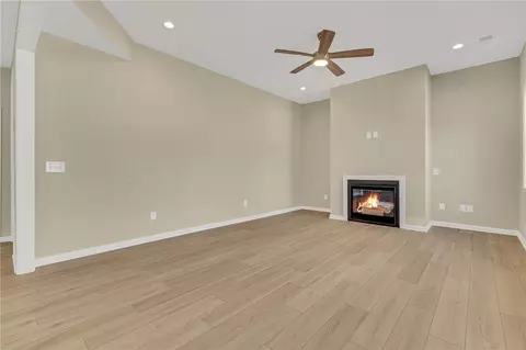 Living - 115 Hibiscus Dr, Easley, SC 29642 photo 4 of 8