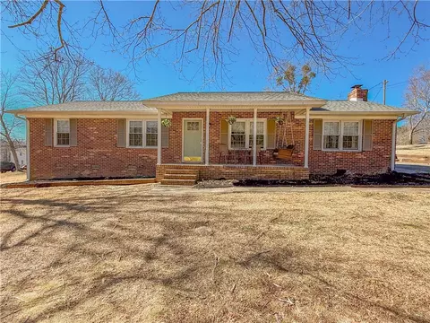 417 Springdale Ave, Liberty, SC 29657