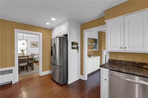 111 Mcbee Ave, Easley, SC 29640 photo 9