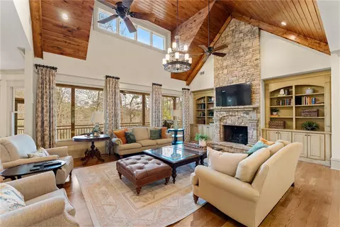 1242 N Edgewater Trl, Toccoa, GA 30577 photo 5
