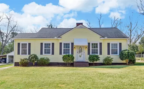 135 Highland Ave, Hartwell, GA 30643