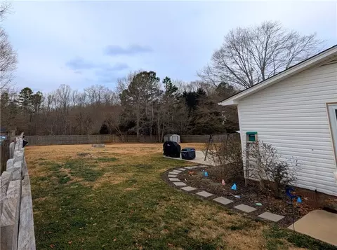 328 Chastain Rd, Central, SC 29630 photo 6