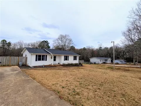 328 Chastain Rd, Central, SC 29630 photo 4