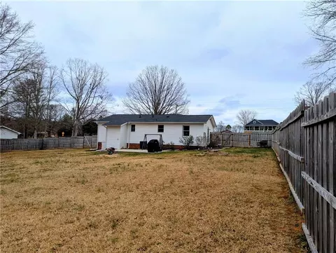 328 Chastain Rd, Central, SC 29630 photo 9