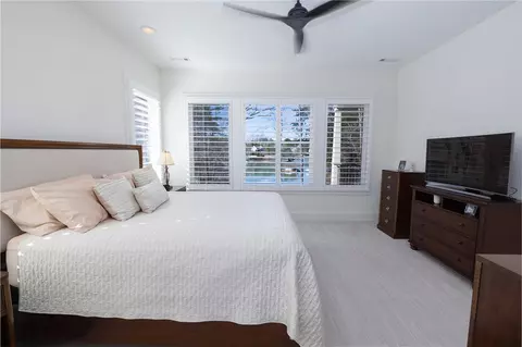 Bedroom - 516 Pointe West Dr, Seneca, SC 29672 photo 2 of 5