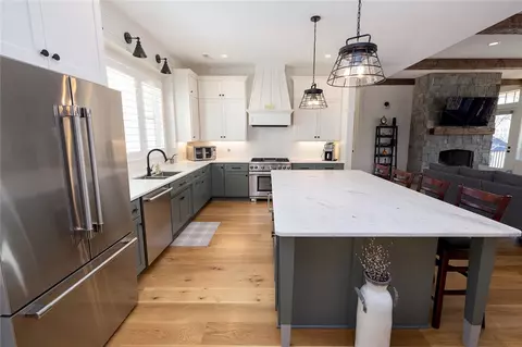 Kitchen - 516 Pointe West Dr, Seneca, SC 29672 photo 6 of 6