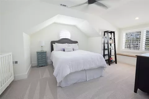 Bedroom - 516 Pointe West Dr, Seneca, SC 29672 photo 3 of 5